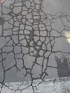 240px-Asphalt_deterioration