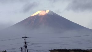 富士山初冠雪