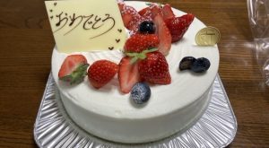 チロル　誕生日ケーキ　🍰