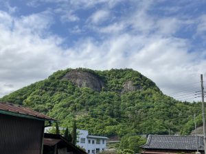 岩殿山