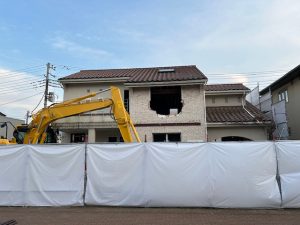 建て替え移転。。