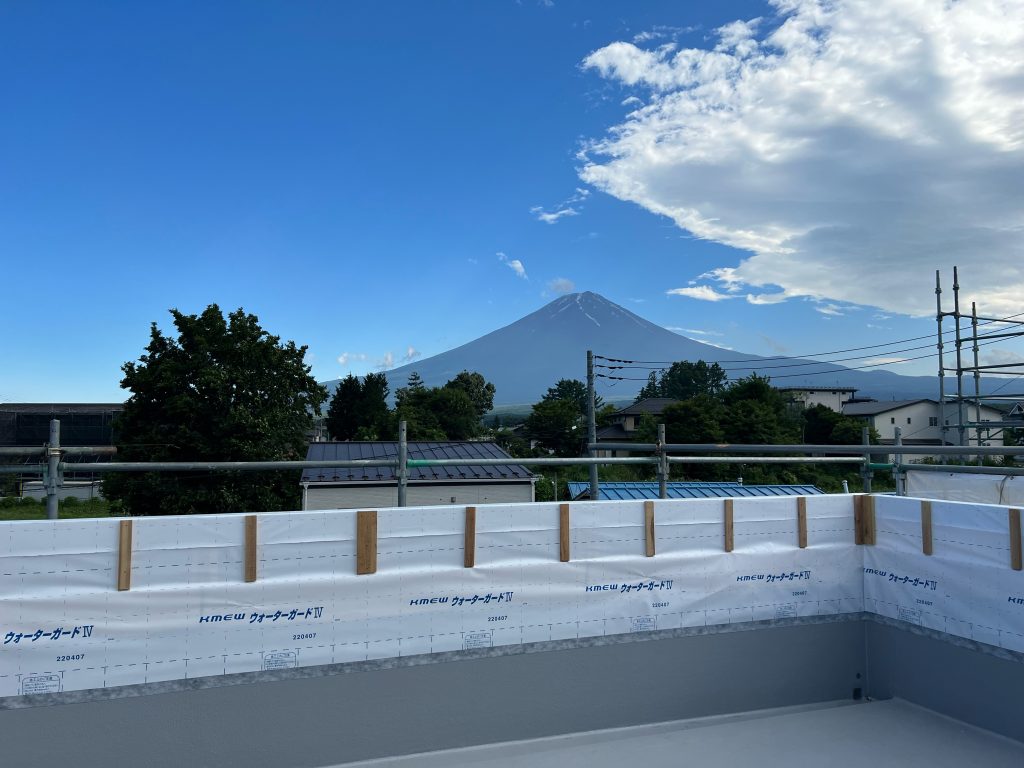 【富士河口湖町】富士山が見える屋上ルーフバルコニーのある民泊物件