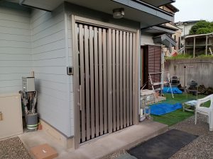玄関カバー工法