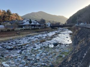 先生も走り出す師走