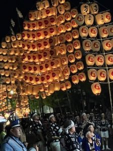 「秋田竿燈まつり」